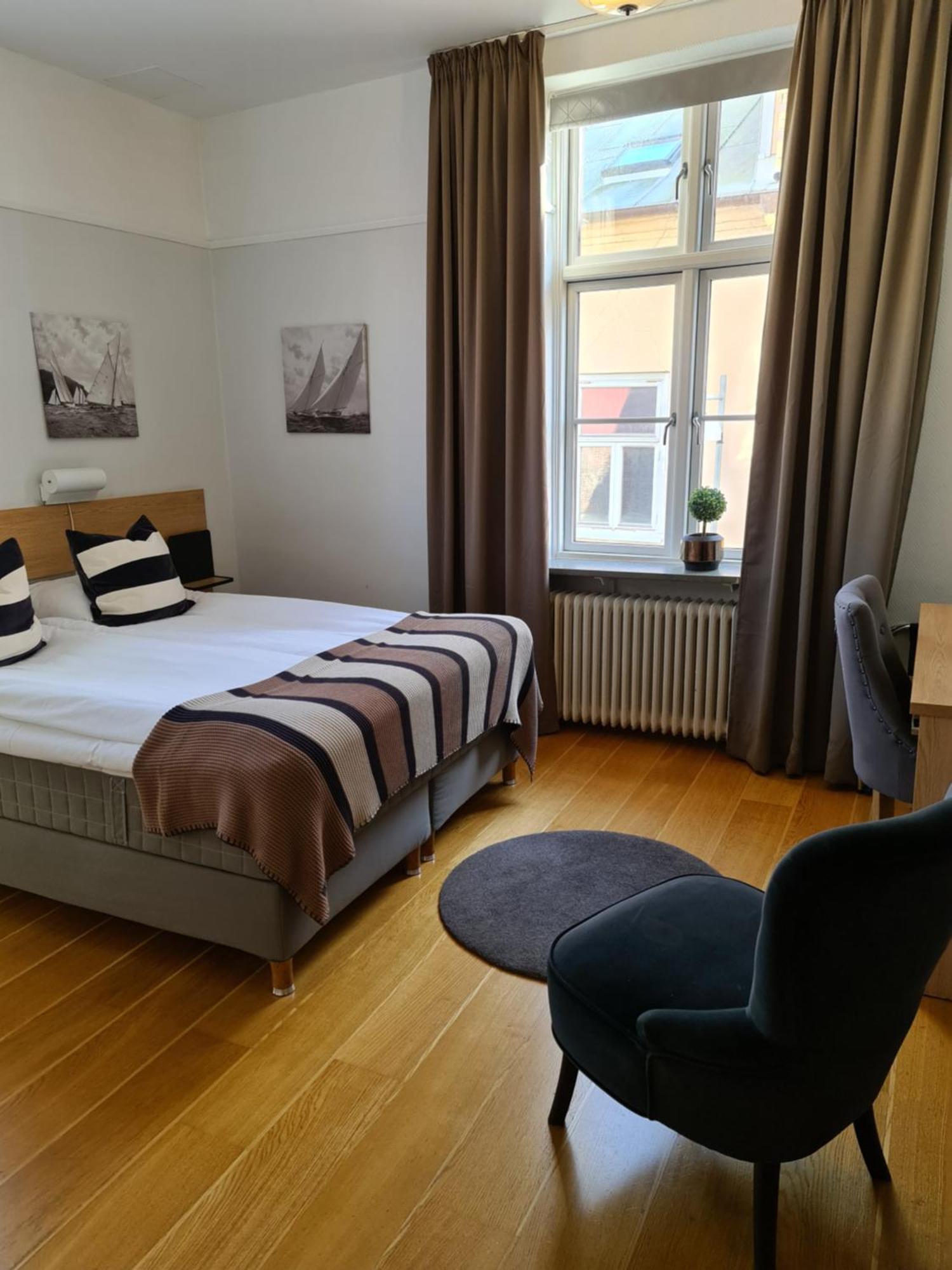 Hamnhotellet Kronan 란스크로나 외부 사진