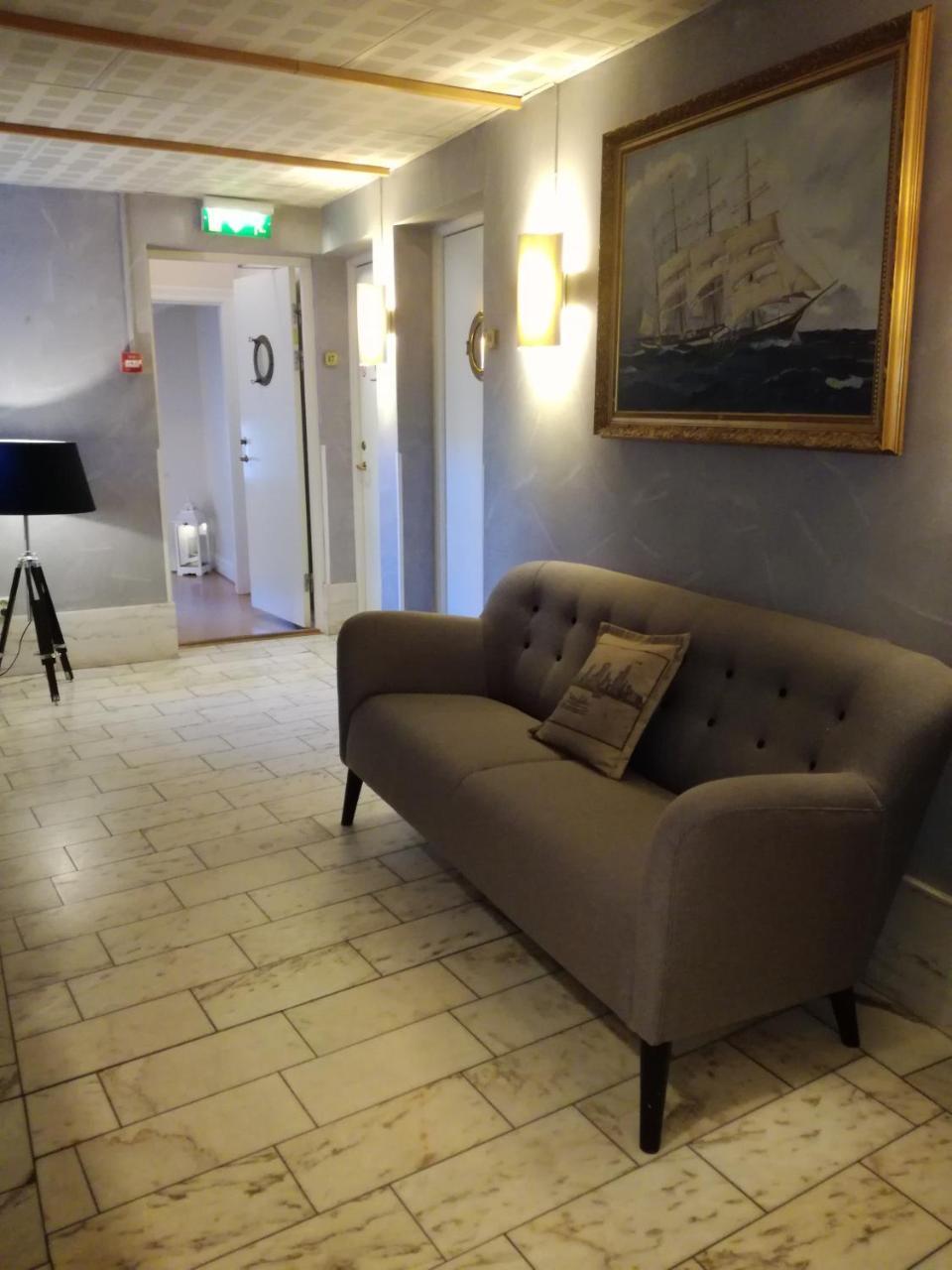 Hamnhotellet Kronan 란스크로나 외부 사진